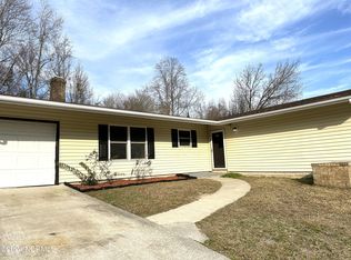 608 Shamrock Dr, Jacksonville, NC 28540