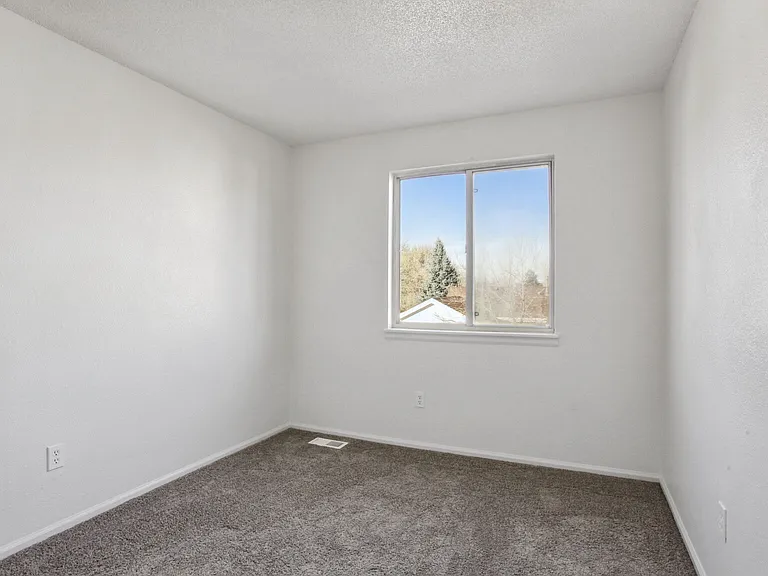 21103 E 42nd Ave — Photo 12