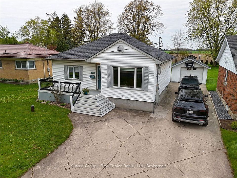 1st image of 202 Huron Rd