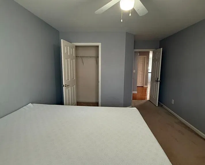 La Chateau Pl — Photo 1