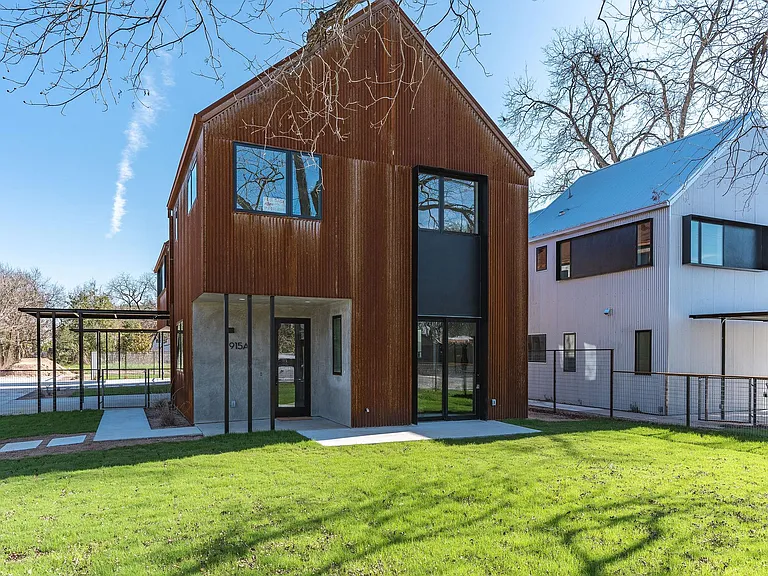 915 Tillery St #A — Photo 4