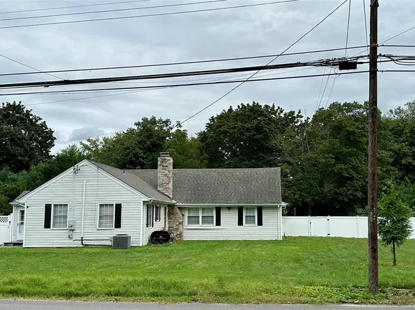 1385 Gardiner Drive, Bay Shore, NY 11706