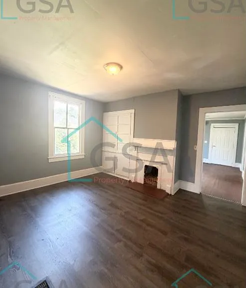 109 Watts Ave — Photo 4