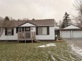 6206 Roberta St, Burton, MI 48509