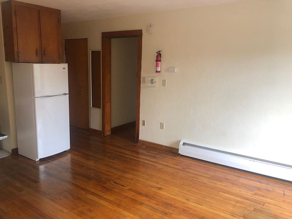 2nd image of 126 E Fairmount Ave APT 9