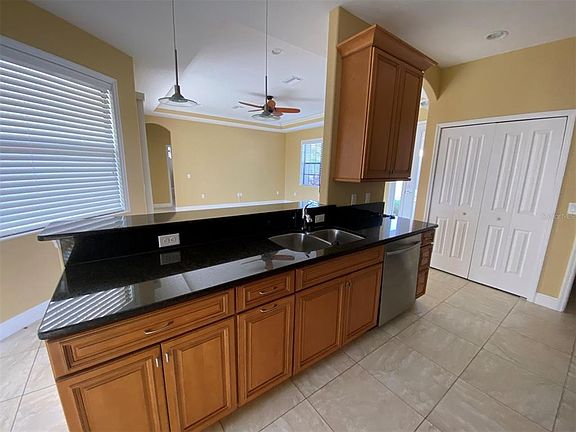 5th image of 97 Pine Valley Ln