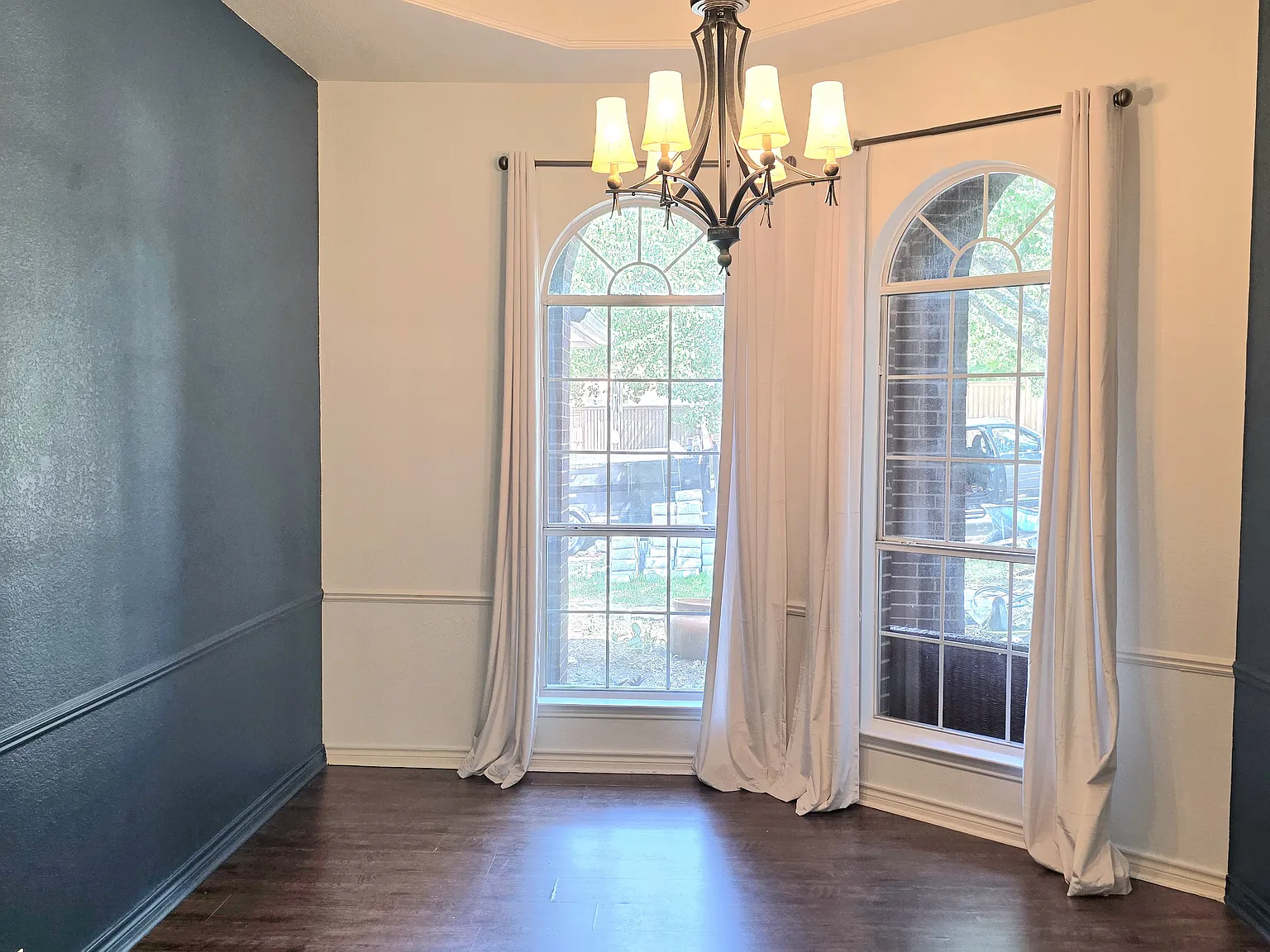 3 bed, 2280 sqft, $2,400 — Photo 4