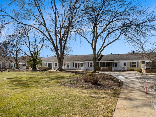 7728 Coachman Ln, Jenison, MI 49428