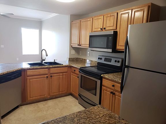 3rd image of 5500 Bentgrass Dr #102