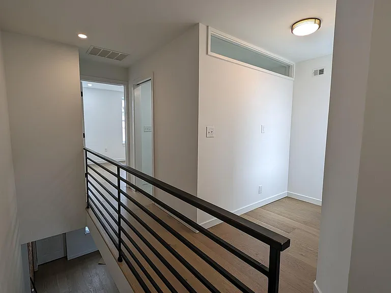 2232 N Mascher St — Photo 9
