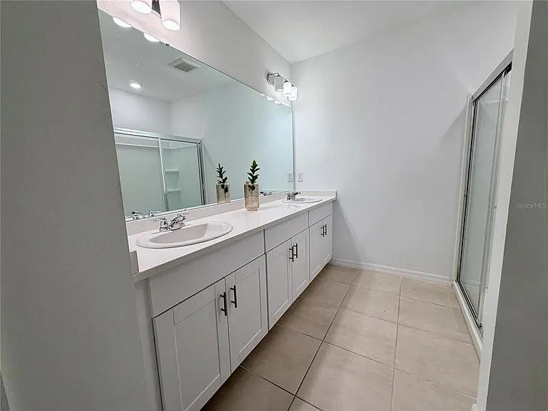 2531 Driftwood St — Photo 9