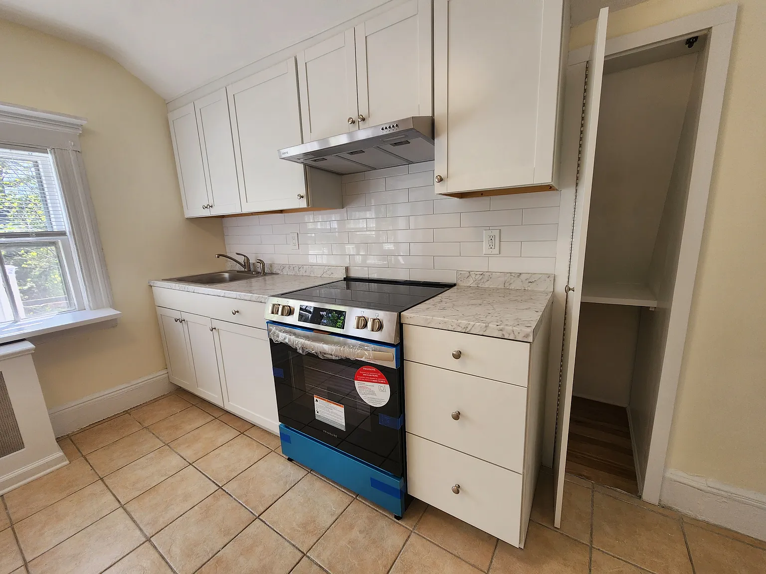 181 Forest St Montclair - 3 — Photo 3