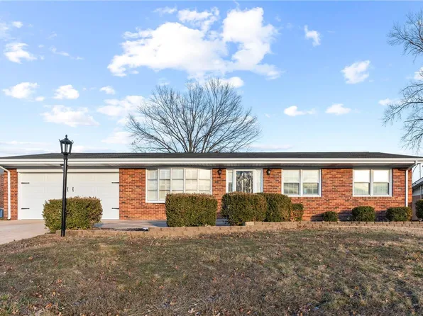 4216 Hedgemont Dr, Saint Louis, MO 63128