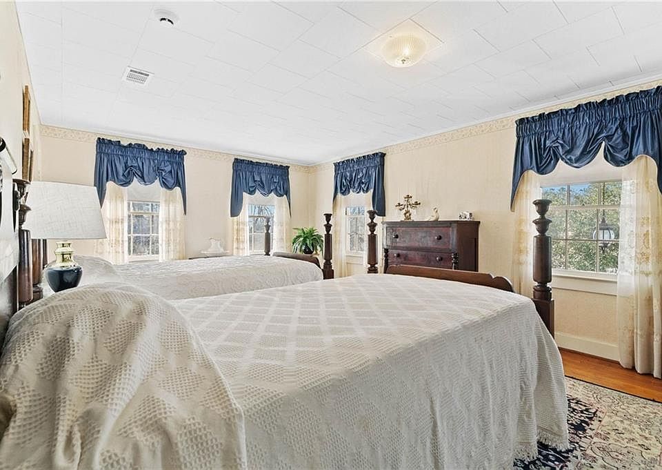 43rd image of this home