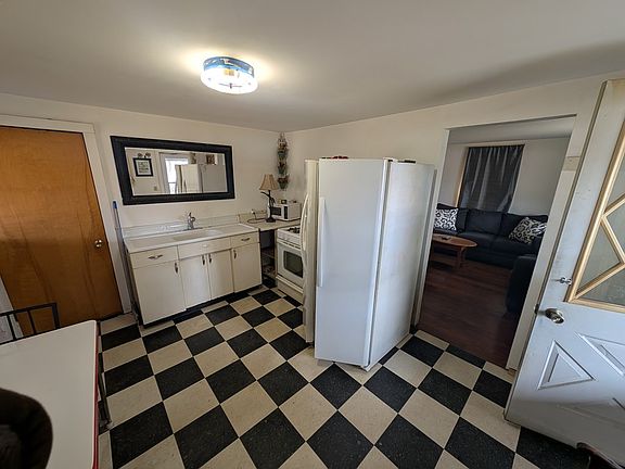 5th image of 4087 Colwell Rd