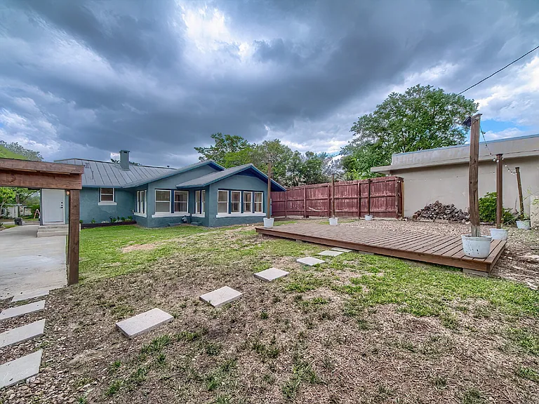 518 Queen Anne Ct — Photo 28