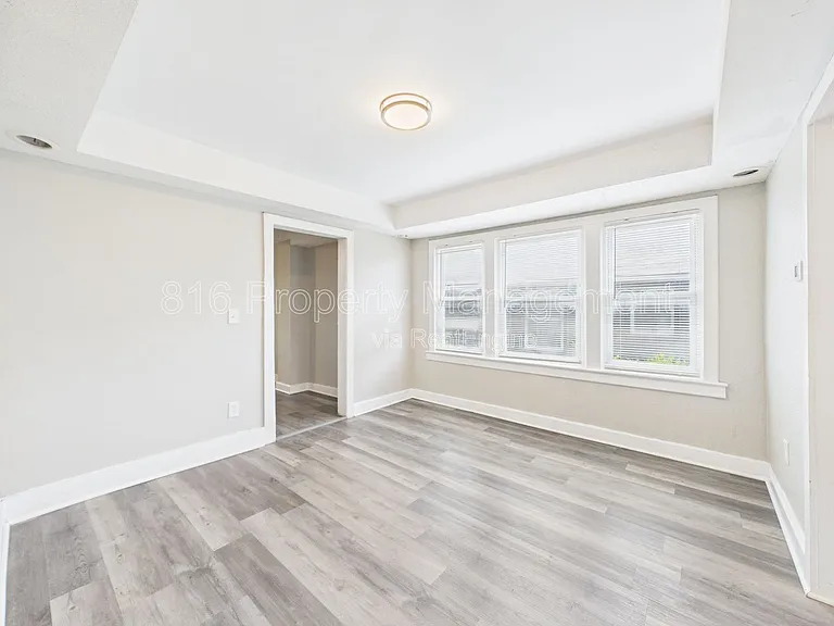 4417 Wayne Ave — Photo 4