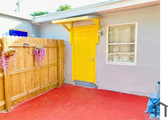 920 SW 9th Ave — Photo 2