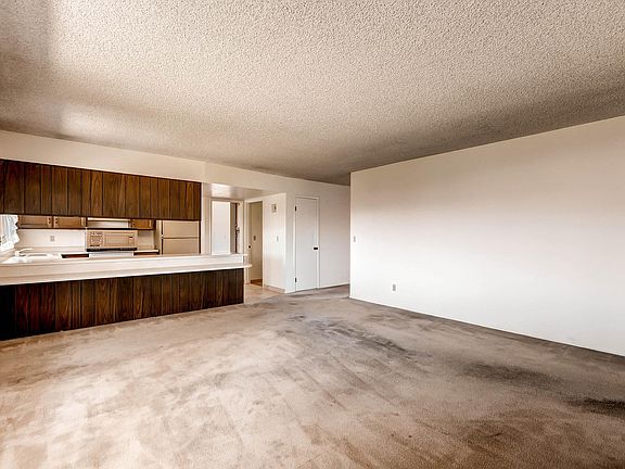 3rd image of 11036 N 47th Ave