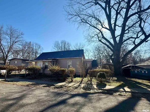 928 E Kinzie St, Riverton, IL 62561