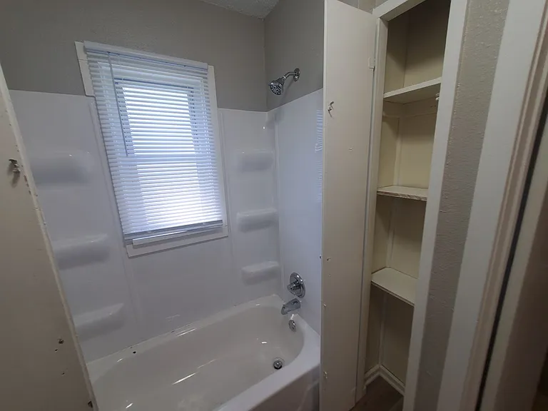 150 E Douglas Ave — Photo 19