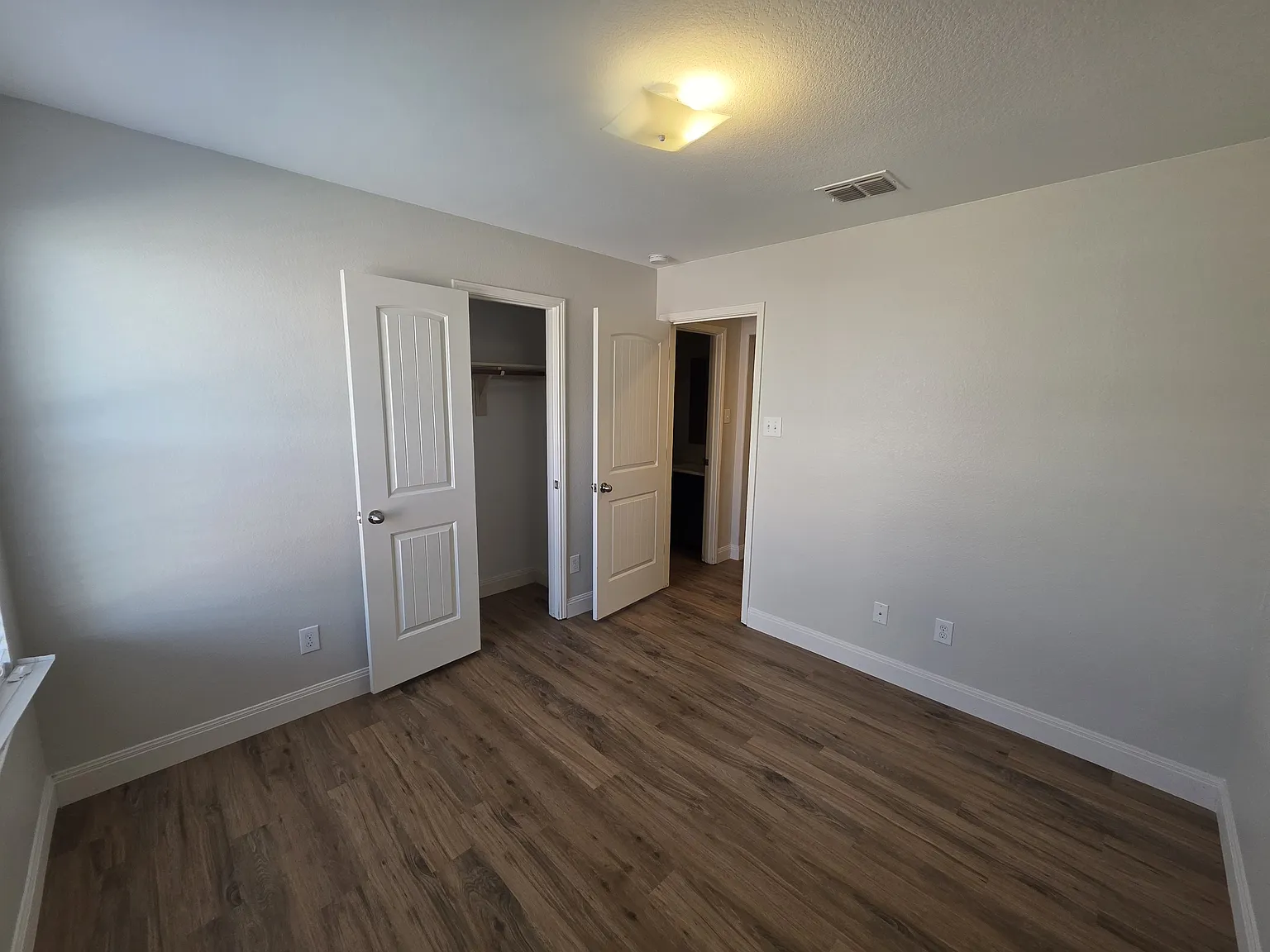 3 bed, 1436 sqft, $1,950 — Photo 2