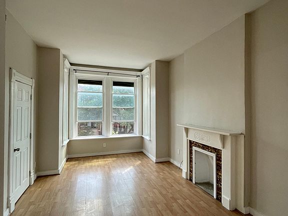 3rd image of 2030 W Coulter St #2F