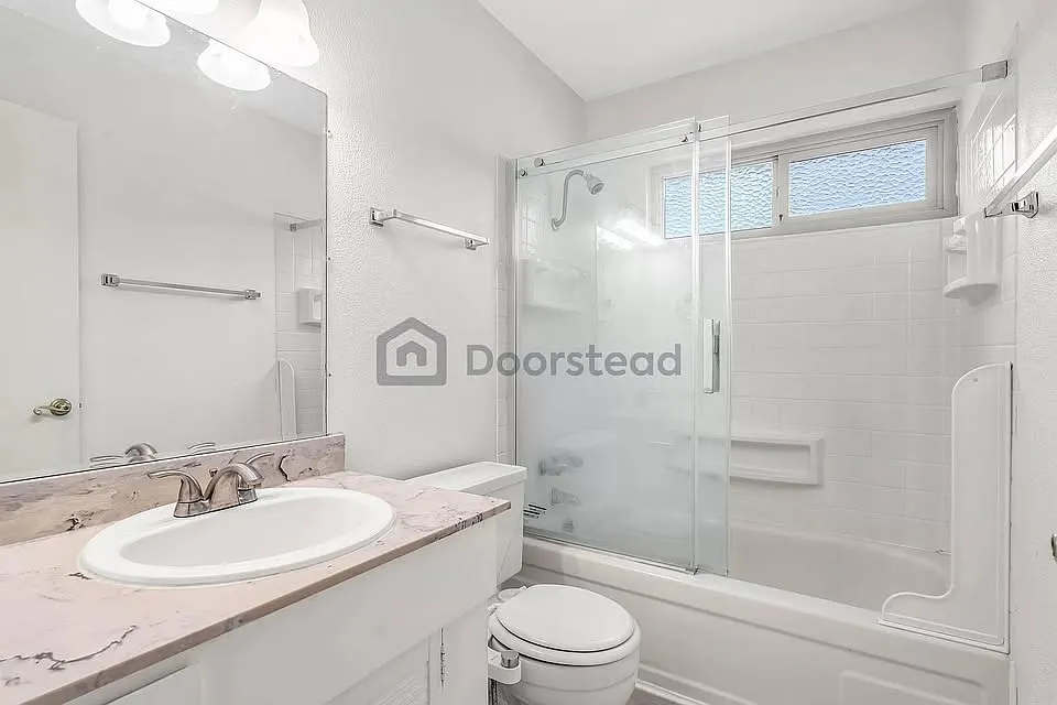 2 bed, 1014 sqft, $2,196 — Photo 4