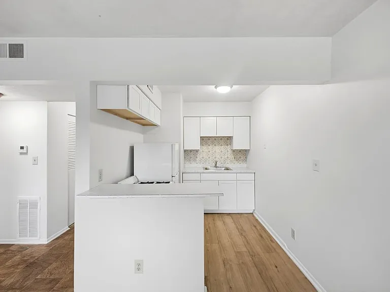 547 Riverview Dr #B-2 — Photo 6