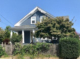 19 Barnes St, West Warwick, RI 02893