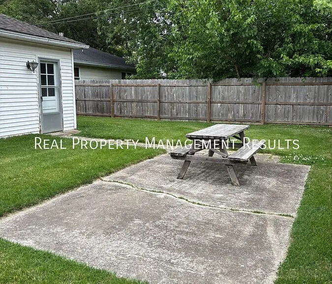 1762 Spring Ct — Photo 12
