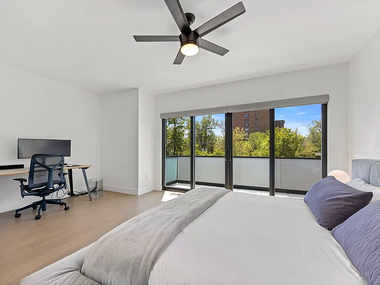 2457 Walnut St — Photo 17