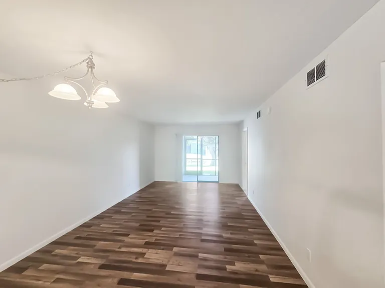 6033 34th St W #11 — Photo 9