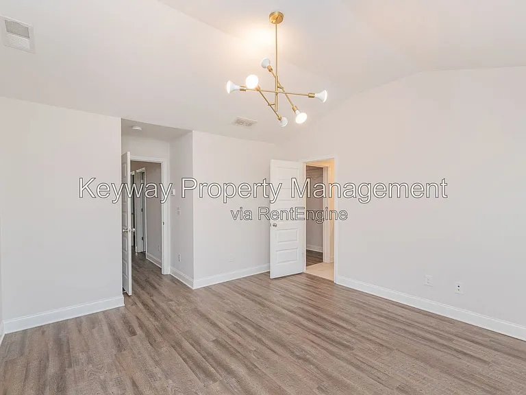 319 Sumac Trl — Photo 25