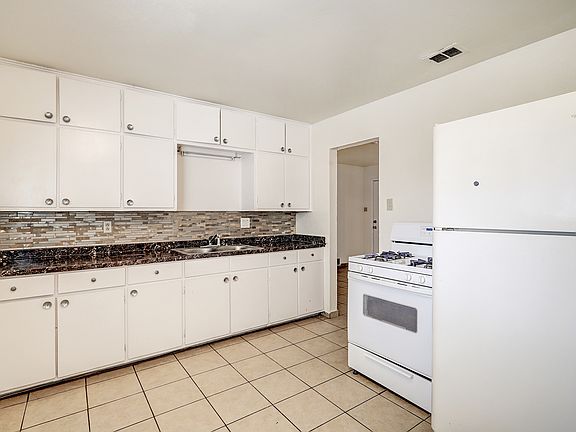 5th image of 420 Alcazar St SE APT B