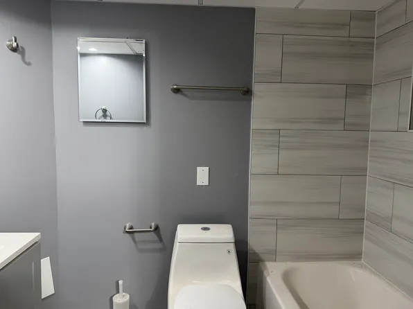 669 Queensgate Rd, Baltimore, MD 21229