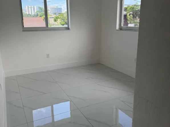 901 NW 28th St, Miami, FL