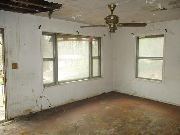 2nd image of 4165 Tara Dr