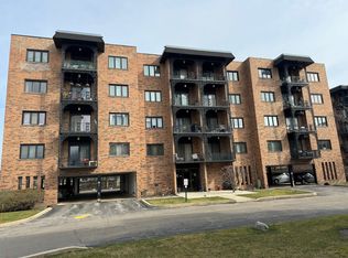 9335 Landings Ln UNIT 301, Des Plaines, IL 60016