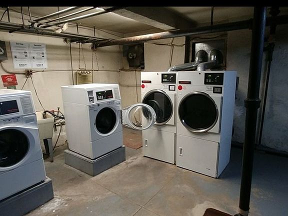 5th image of 909 E 29th St APT 5A