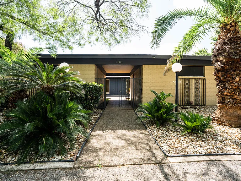 1905 Parker Ln #A — Photo 3