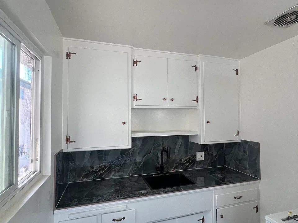 919 N Genesee Ave #4