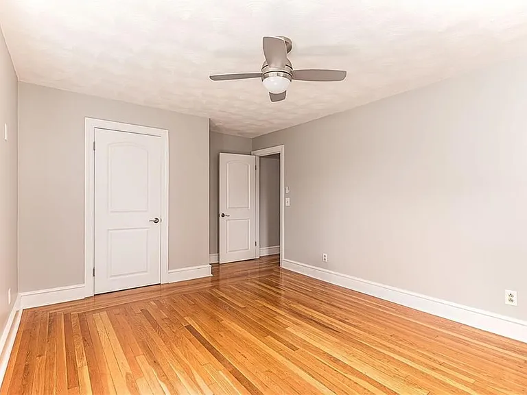76 Crossland Rd — Photo 27