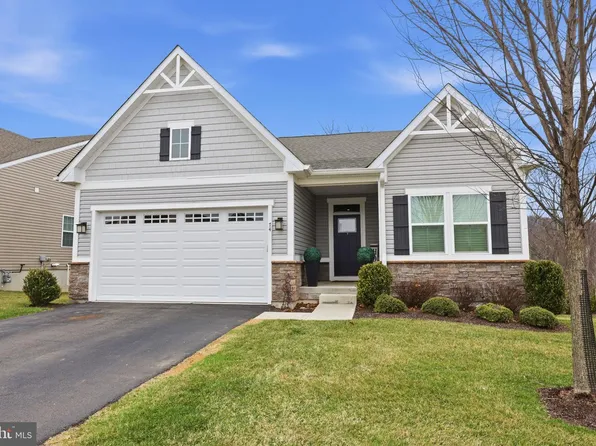 74 Mountain View Ln, Port Murray, NJ 07865