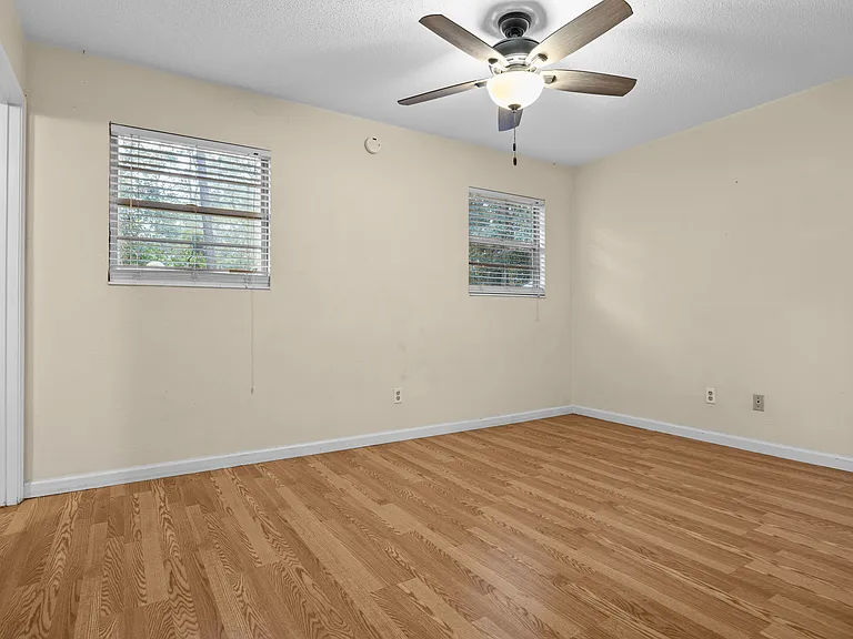 2502 NW 54th Blvd — Photo 23