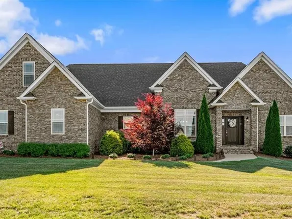 5403 Sicily St, Oak Ridge, NC 27310