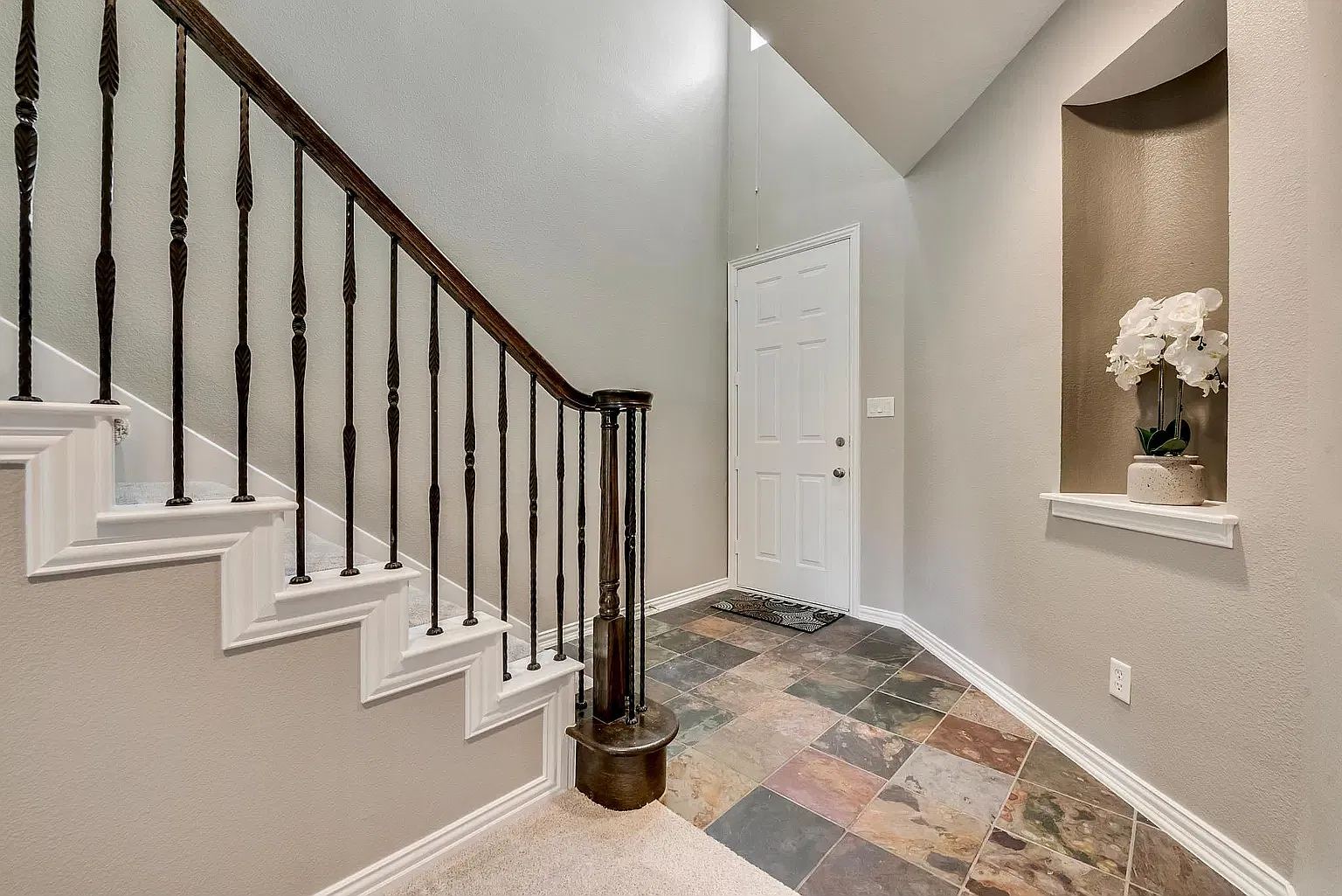 4 bed, 1867 sqft, $2,775 — Photo 2