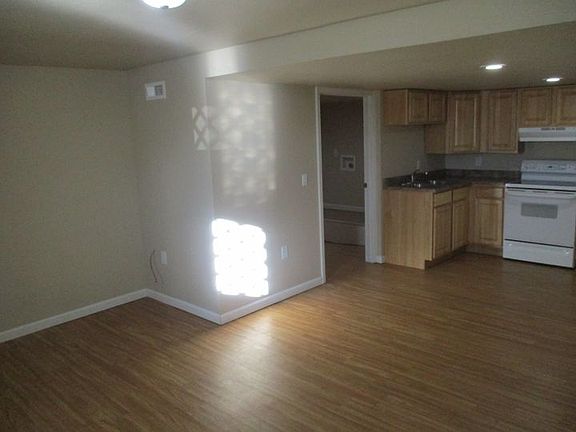 3rd image of 1017 1/2 Avenue B