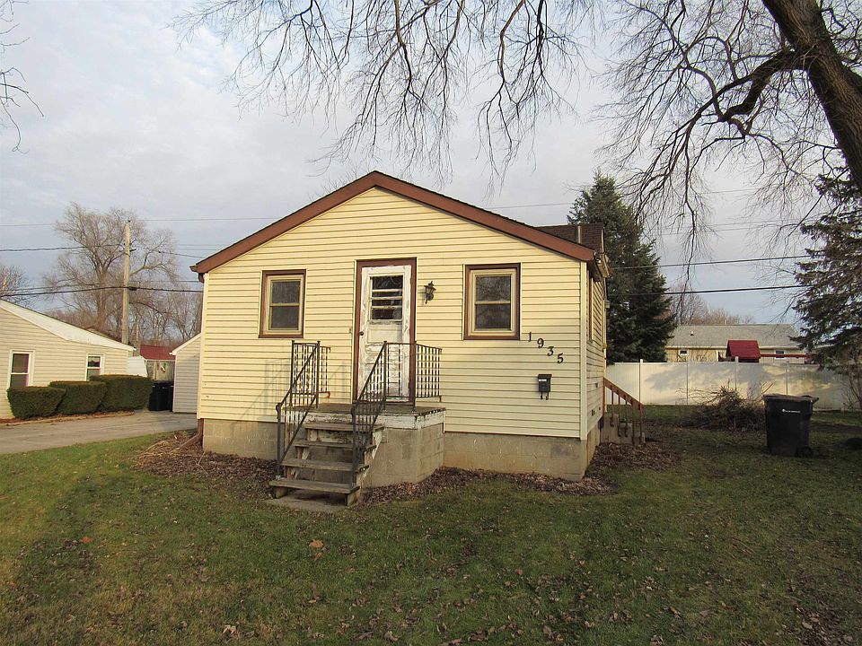 1st image of 1935 S Marion Ave
