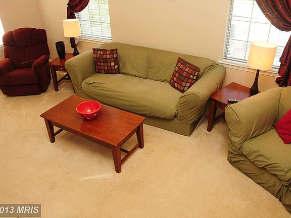 3rd image of 44078 Gala Cir
